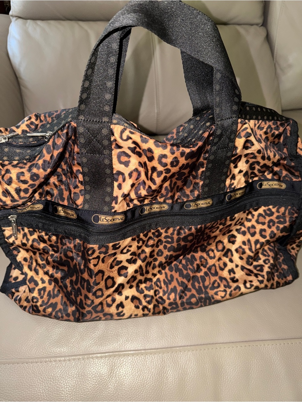 Lesportsac Leopard Print Black/Brown Weekender Duffel Bag ShoulderStrap Zippered - Picture 4 of 16